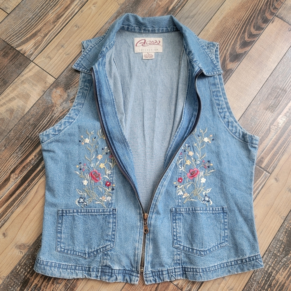 Asapo Blue Denim Vest Women Embrodery Floral Western Boho Chic Stylish Vest Sz M